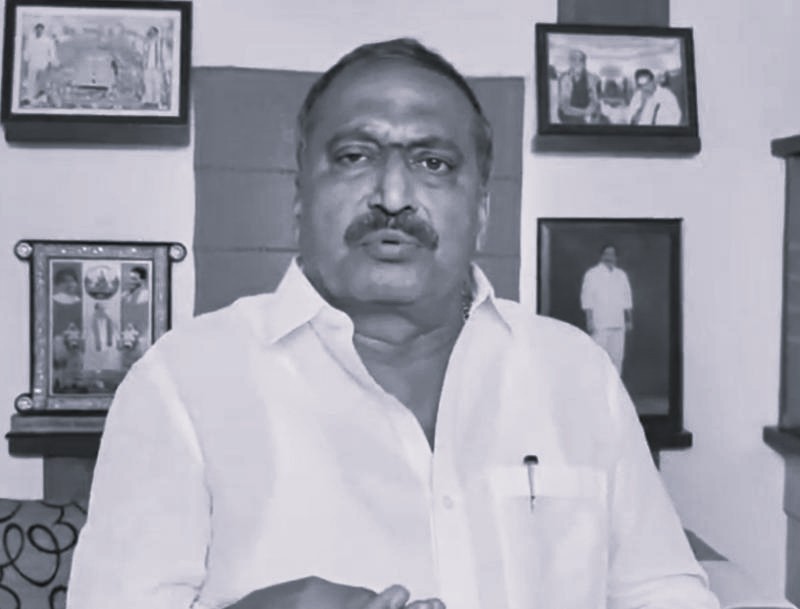 Shilpa Chakrapani Reddy Slams Curbs on Velugodu Reservoir Protest