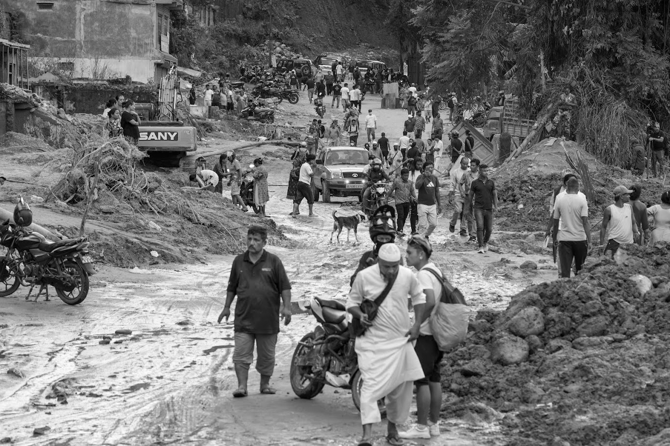 Nepal Flash Floods: 903 Dead, Thousands Missing as Rescue Intensifies