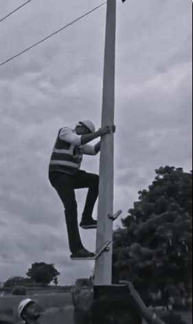 TGSPDCL CMD Jitesh Patil Climbs Power Pole to Check Staff Safety Practices