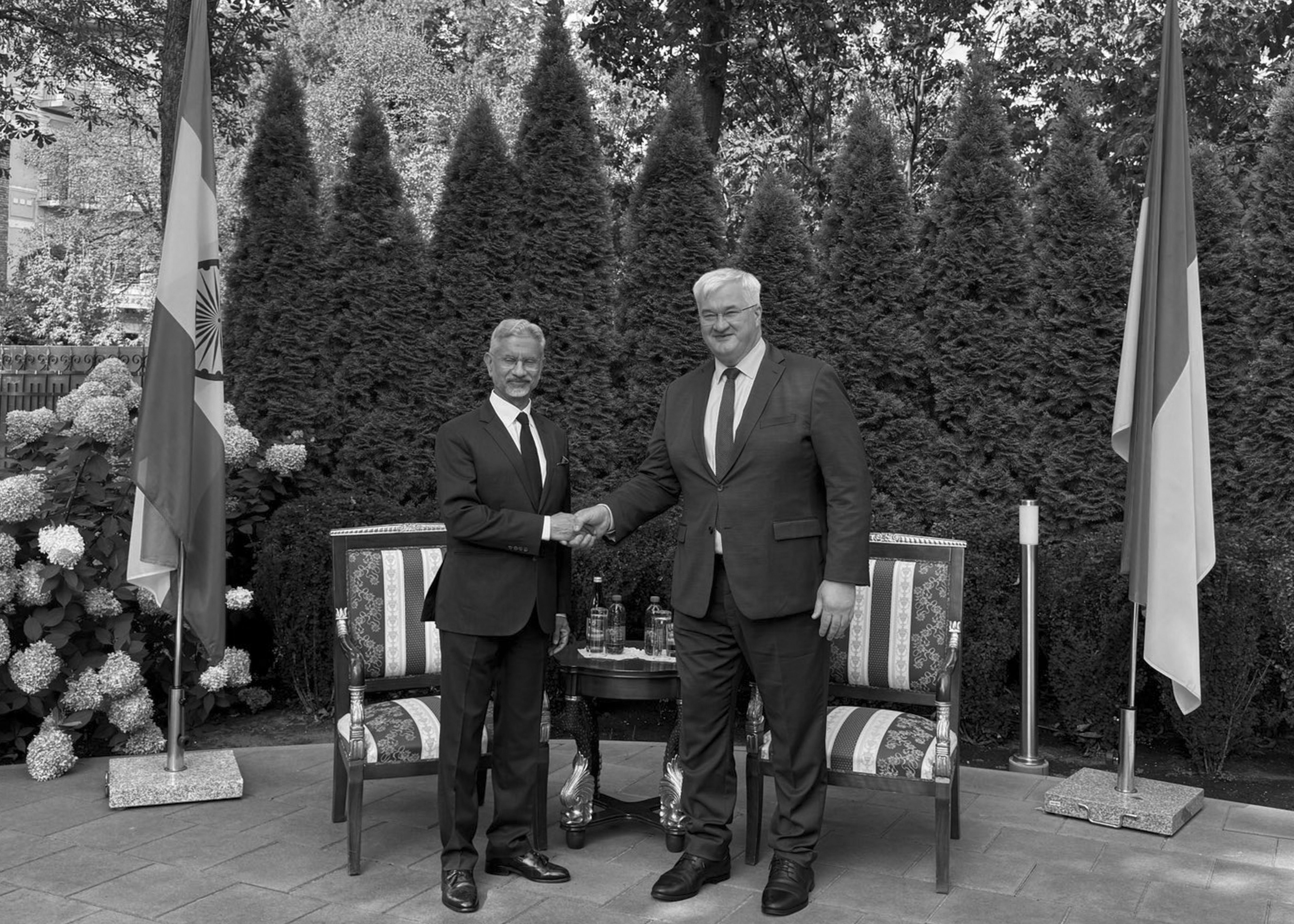 Jaishankar Meets Ukraine FM, Says India Ready to Help Bring War to an End