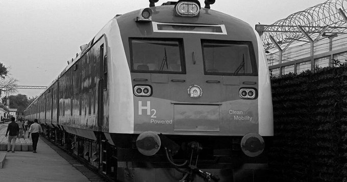Indian Railways Targets 110 Kmph Speed for Hydrogen-Powered Train