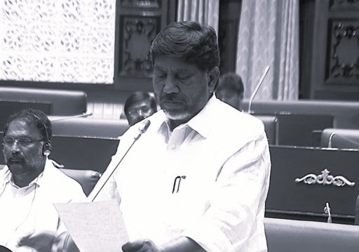 ప్రభుత్వ ఉద్యోగులకు రూ.కోటి బీమా.. దేశంలోనే తొలిసారి: డిప్యూటీ సీఎం భట్టి