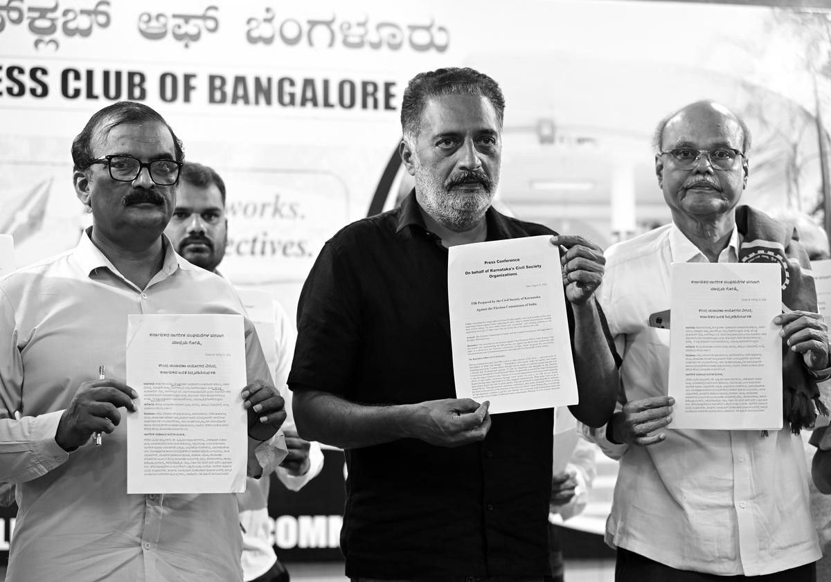 Prakash Raj to Conduct ‘Social Audit’ of Karnataka Voter Rolls Across 10 Districts