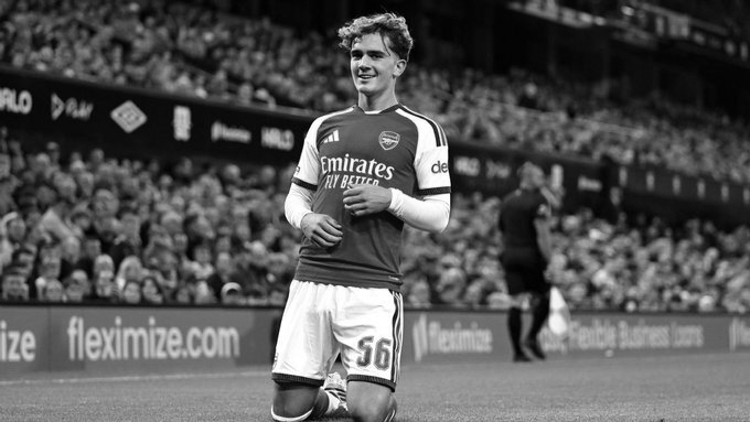 Arsenal’s Winning Run Hits Six As Teenage Star Dowman Scores Twice, Tottenham Fall 3-1 At Liverpool