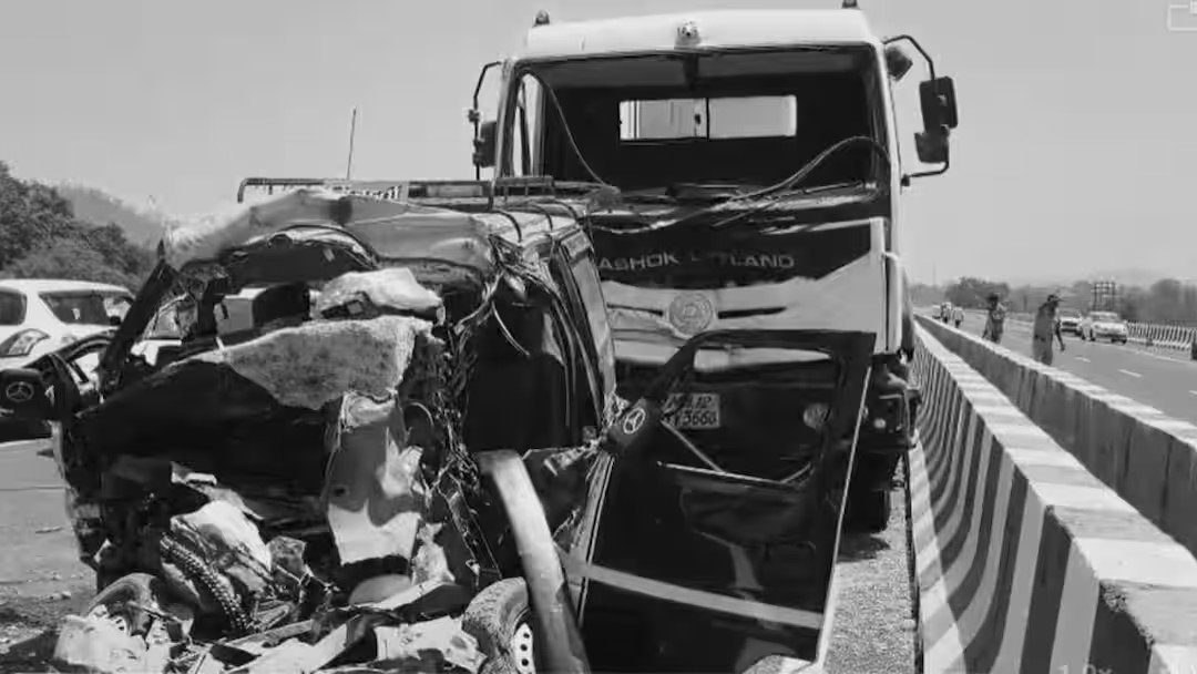 Five Killed, Six Injured as MUV Crashes Into Abandoned Truck in Thane