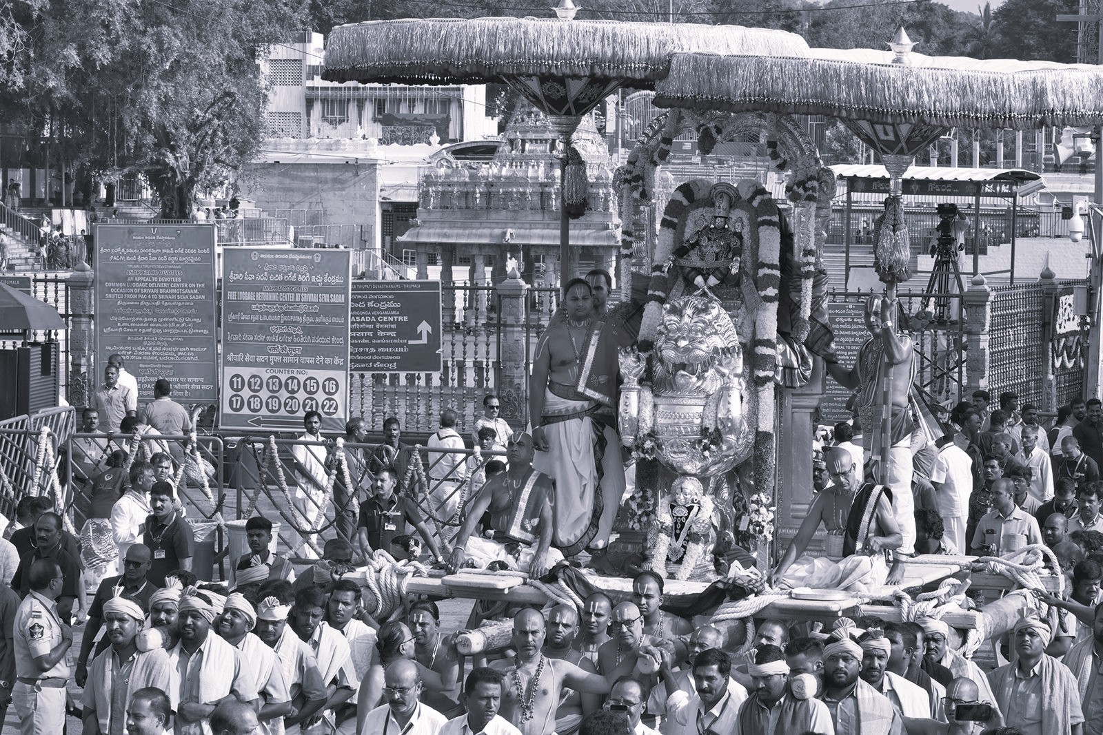 Tirumala Brahmotsavams Witness Cultural Extravaganza By 500 Artists