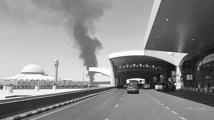 Riyadh Under Threat? Smoke Seen In Saudi Capital As 48 Die In Houthi Clashes With Saudi-Backed Forces