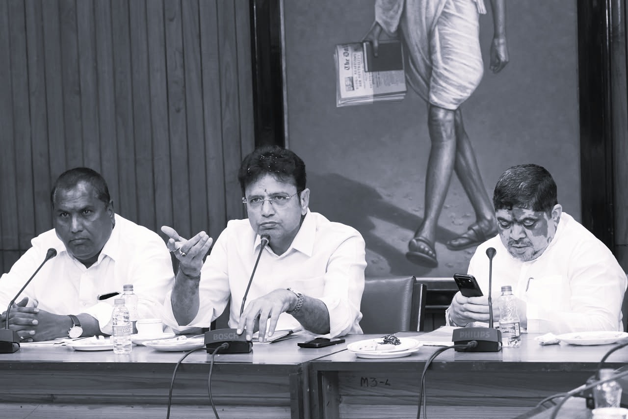 Telangana Plans Kumbh Mela-Style Godavari Pushkaralu: Sridhar Babu