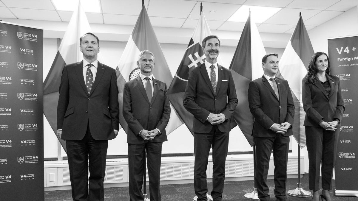 India, V4 Countries Agree to Deepen Political, Economic and Defence Ties