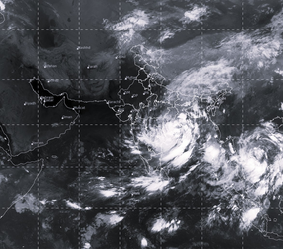 Severe Depression Crosses Coast Near Kalingapatnam, 613 Km of Roads Damaged