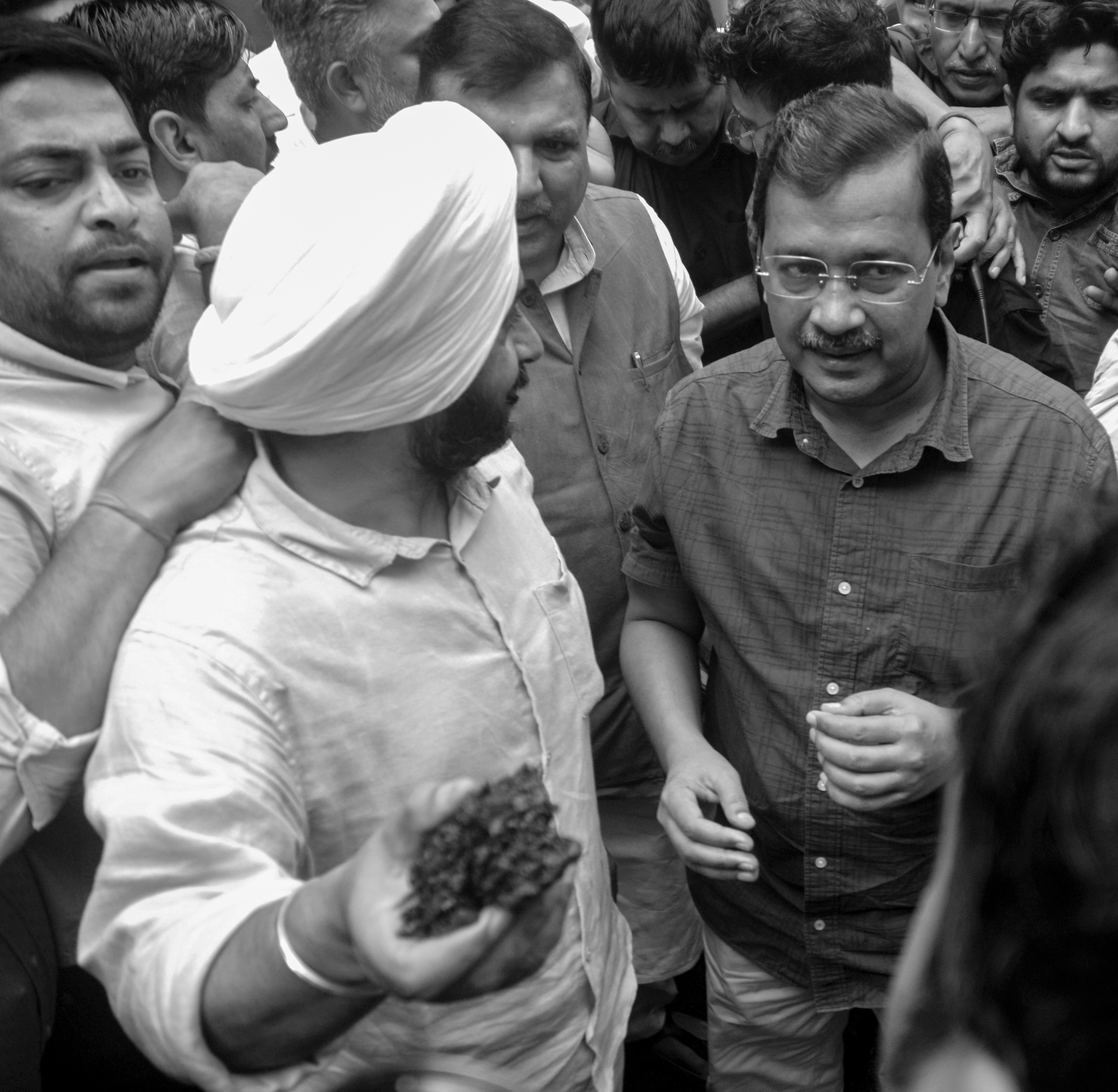 AAP Protests Against Parvesh Verma, Demands FIR Over Slap Incident
