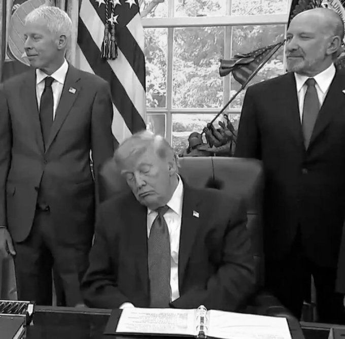 Trump’s Sleepy Moments Return As US President Appears To Doze Off Again