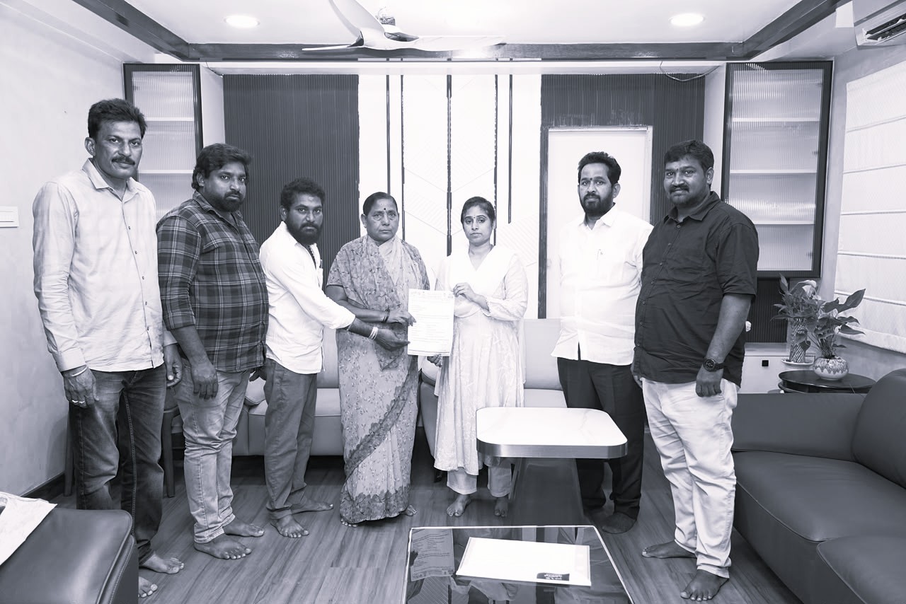 Galla Madhavi Hands Over Rs 5 Lakh Aid to Deceased TDP Activist’s Family