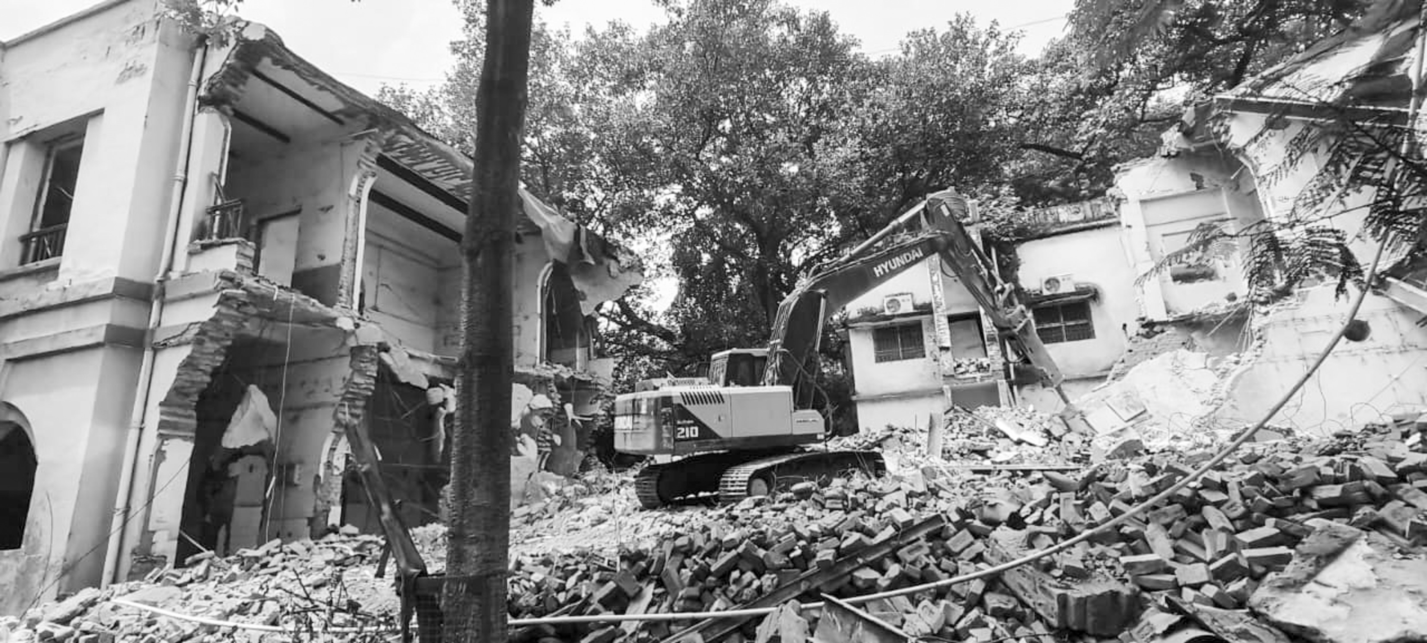 PMCH Redevelopment vs Heritage: Why Gandhi’s 1947 Operation Theatre Faces an Uncertain Future