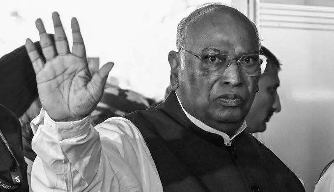 Kharge Says CEC Resignation, SIR Rollback and Ballot Papers Are Non-Negotiable