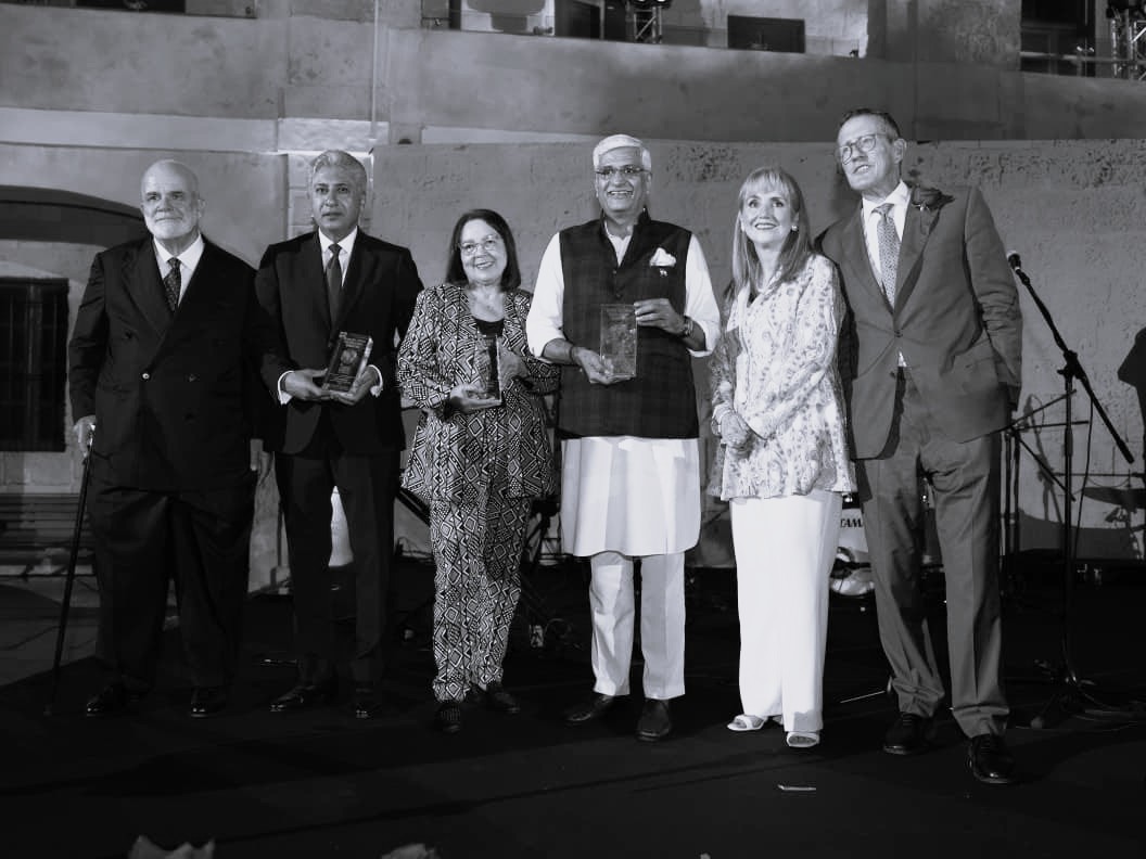 Gajendra Singh Shekhawat Receives WTTC Global Champion Award for Tourism Leadership