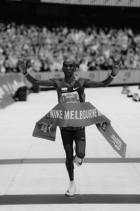 Two-Time Olympic Champion Kipchoge Ends 3-Year Victory Drought, Breaks Melbourne Marathon Record