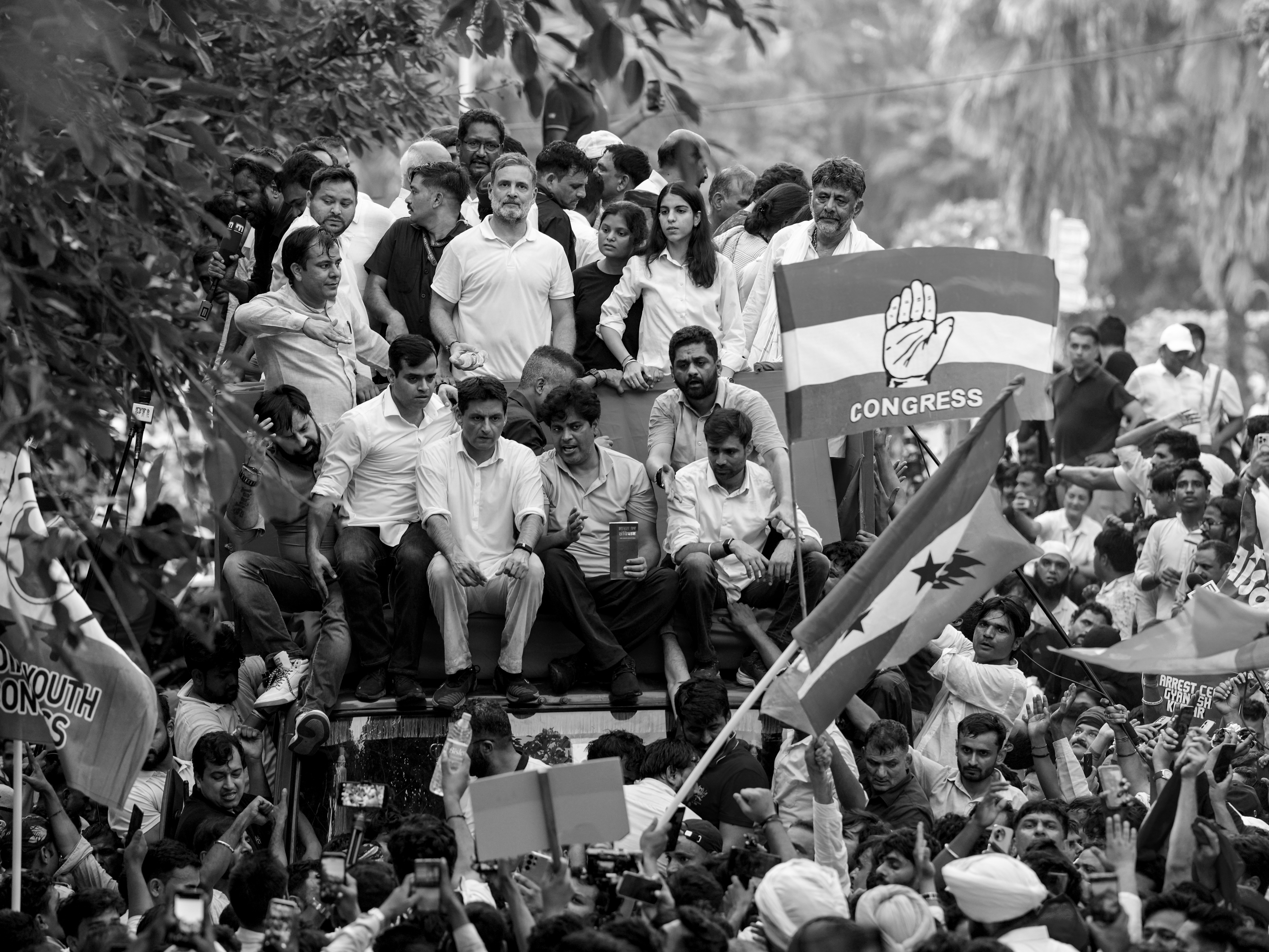 Rahul Gandhi Hosts Tea Meet for INDIA Bloc Leaders After ‘March for Democracy’