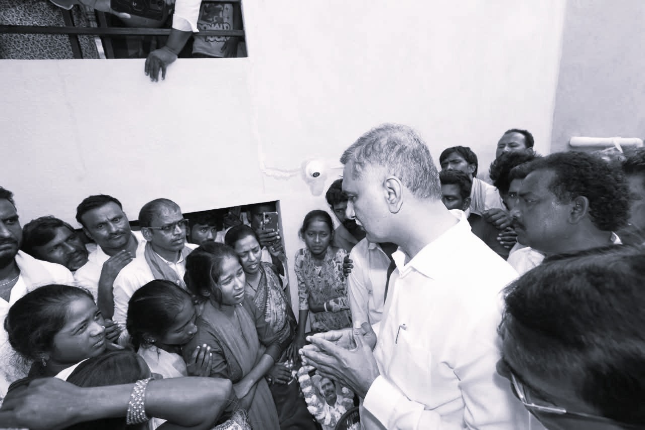 Harish Rao Demands ₹10 Lakh Aid for Palamuru Migrant Workers’ Families