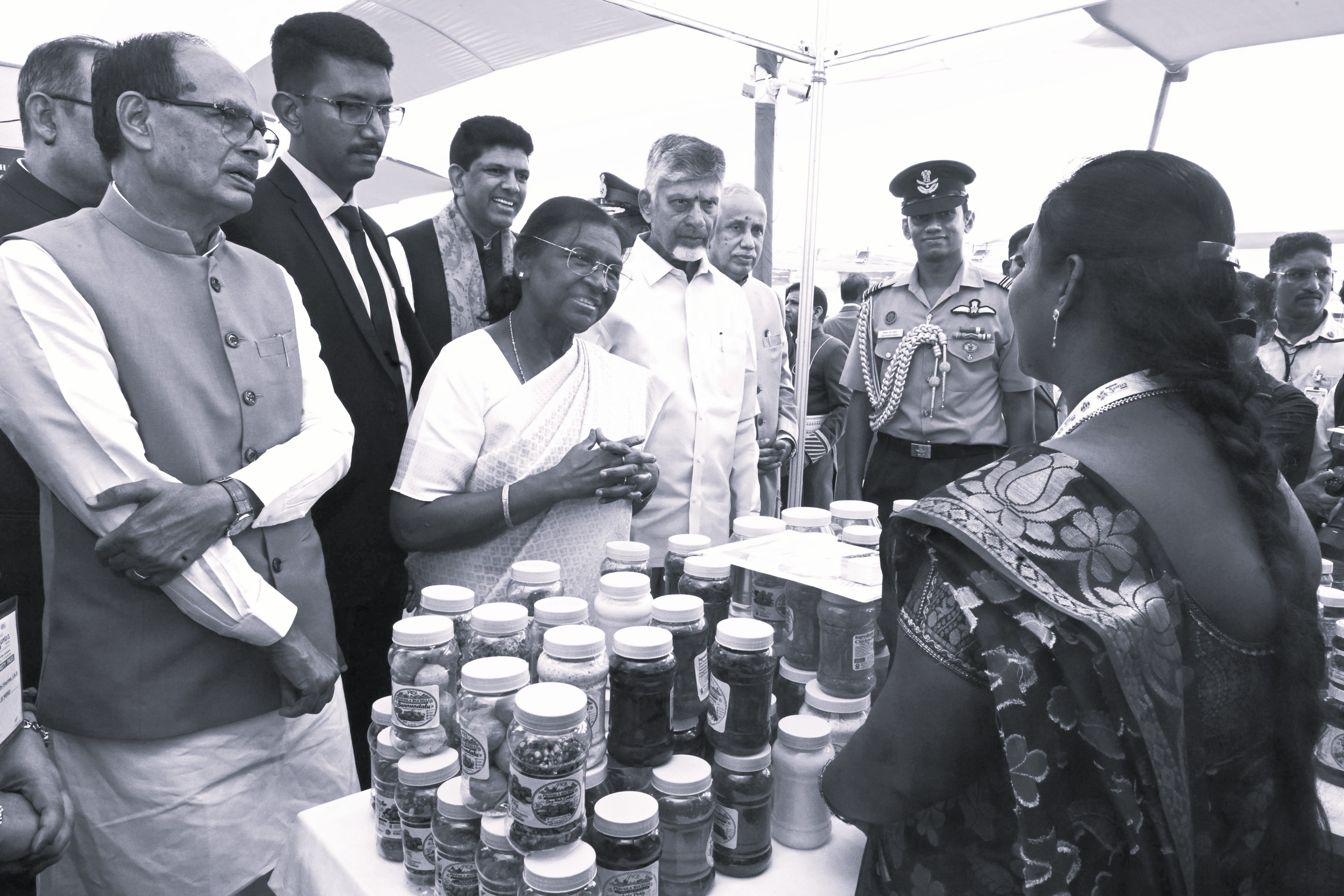 President Murmu Urges ‘Lakhpati Didis’ to Become ‘Crorepati Didis’ at Saras Mela 2026