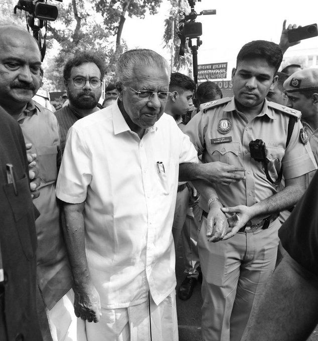 CMRL Case: Pinarayi Vijayan Seeks SC Relief Against Kerala HC's FIR Order