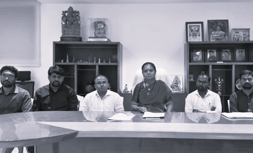 ఎన్హెచ్ఎం ఉద్యోగుల వేతనాల కోతలు ఎత్తివేయాలి: కవిత