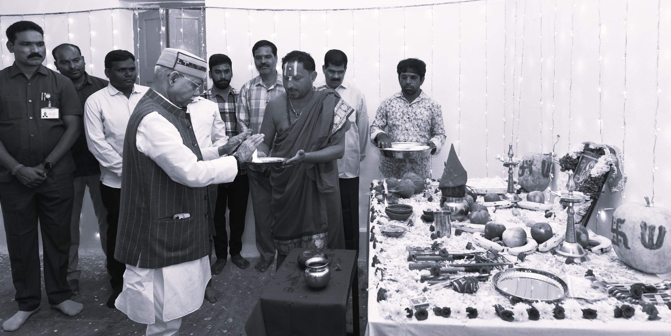 తెలంగాణ లోక్భవన్లో ఆయుధ పూజ