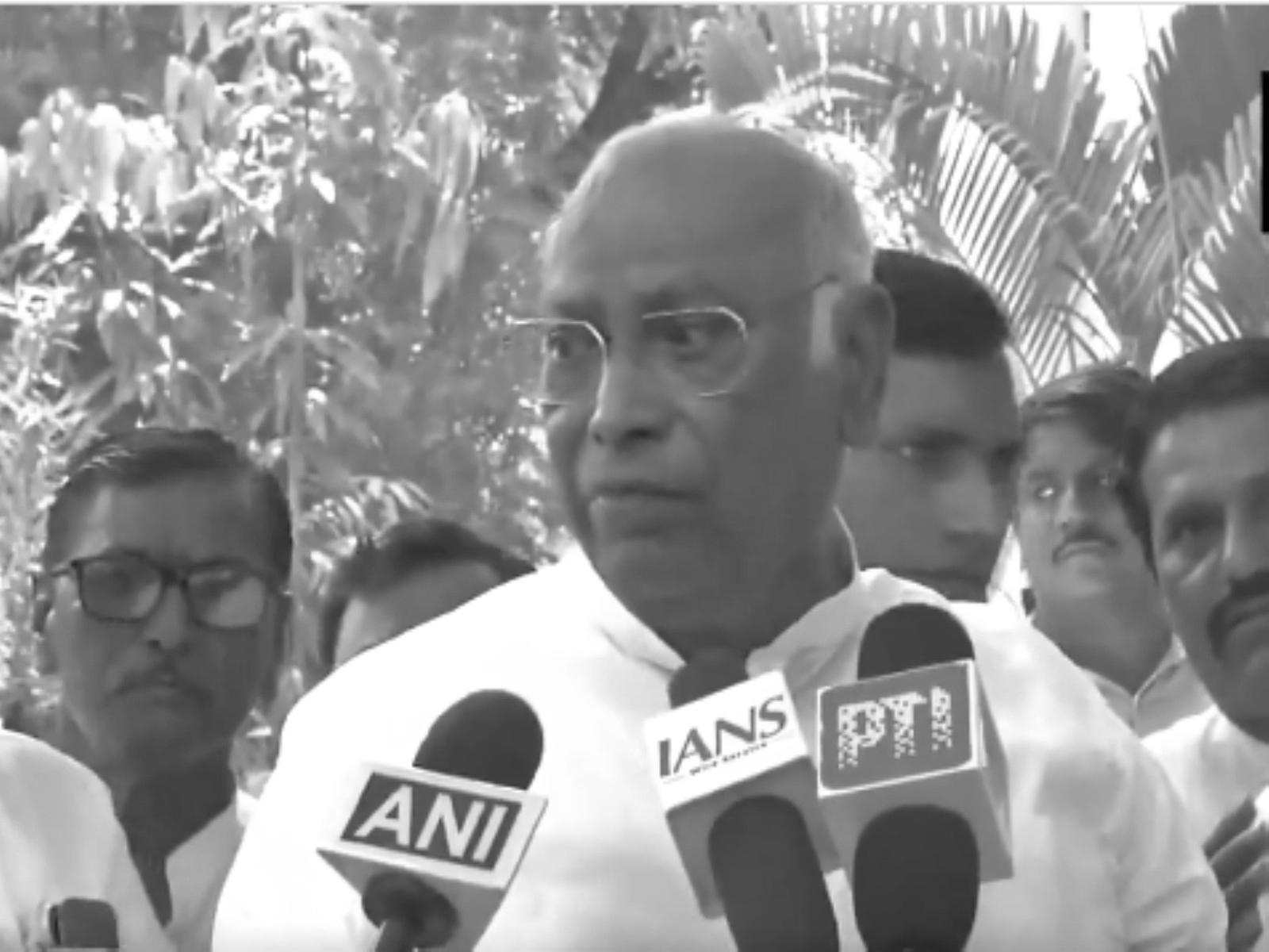 Congress President Kharge Challenges Modi to Implement Women’s Quota Without Delimitation