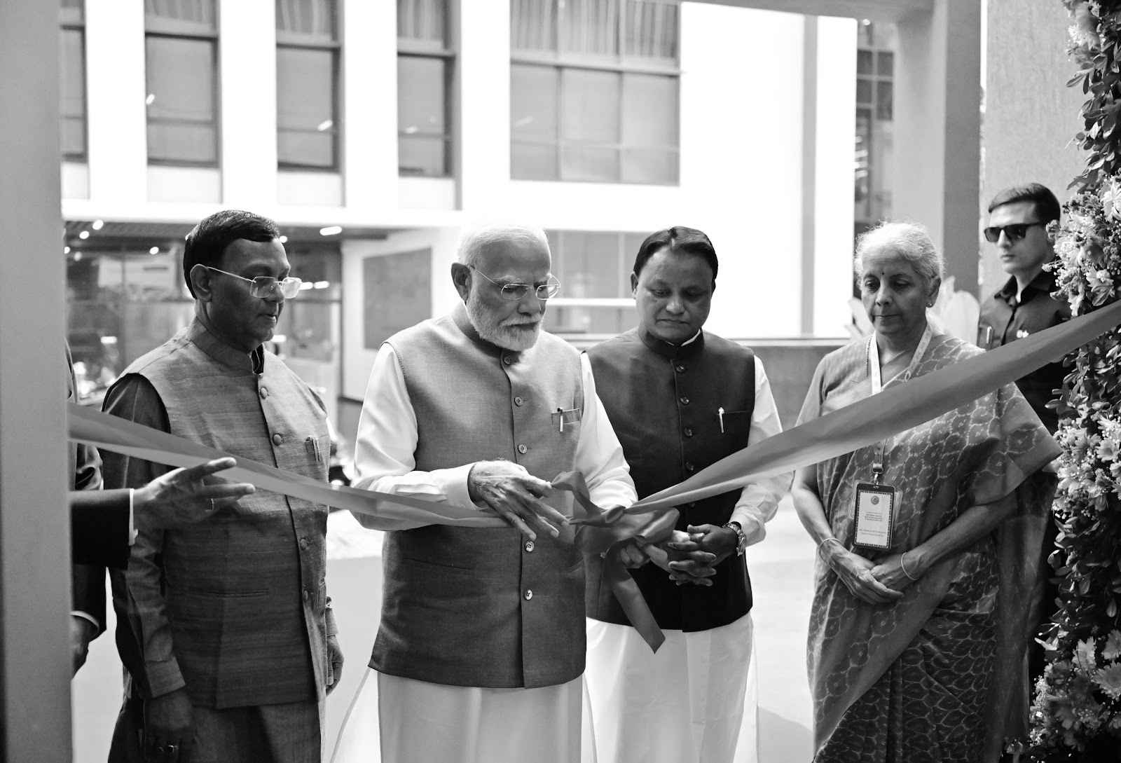 PM Modi Sees IAF’s ‘Wings over Ganges’ Display, Inaugurates New RBI Cybersecurity Hub