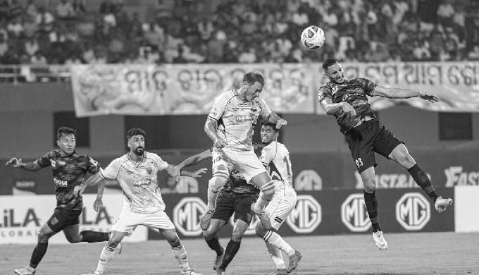 Ajaraie’s Late Penalty Miss Costs NorthEast United as Odisha FC Hold Them to a Goalless Draw