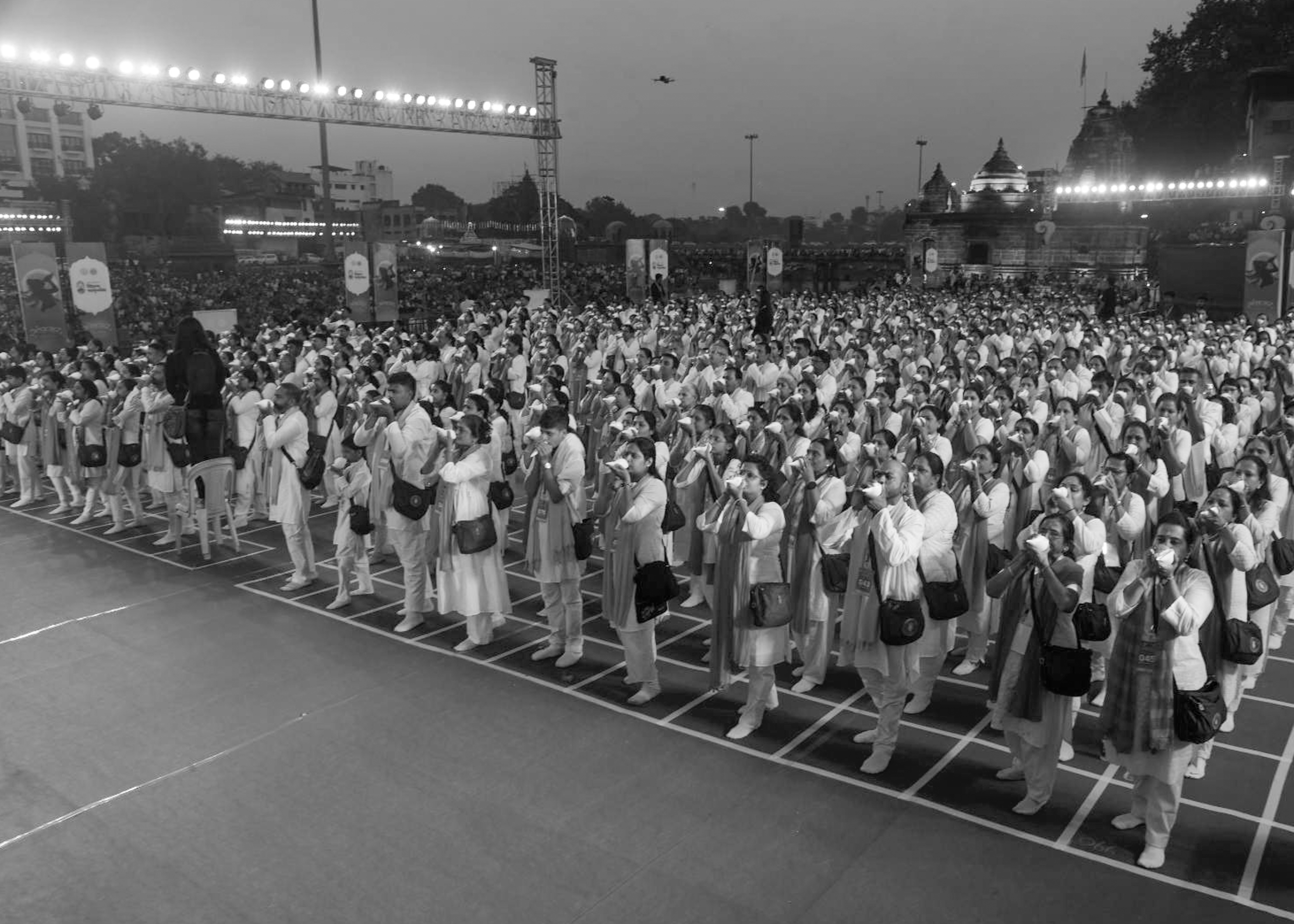 Nashik Sets Guinness World Record With 517 Devotees Blowing Conch Shells