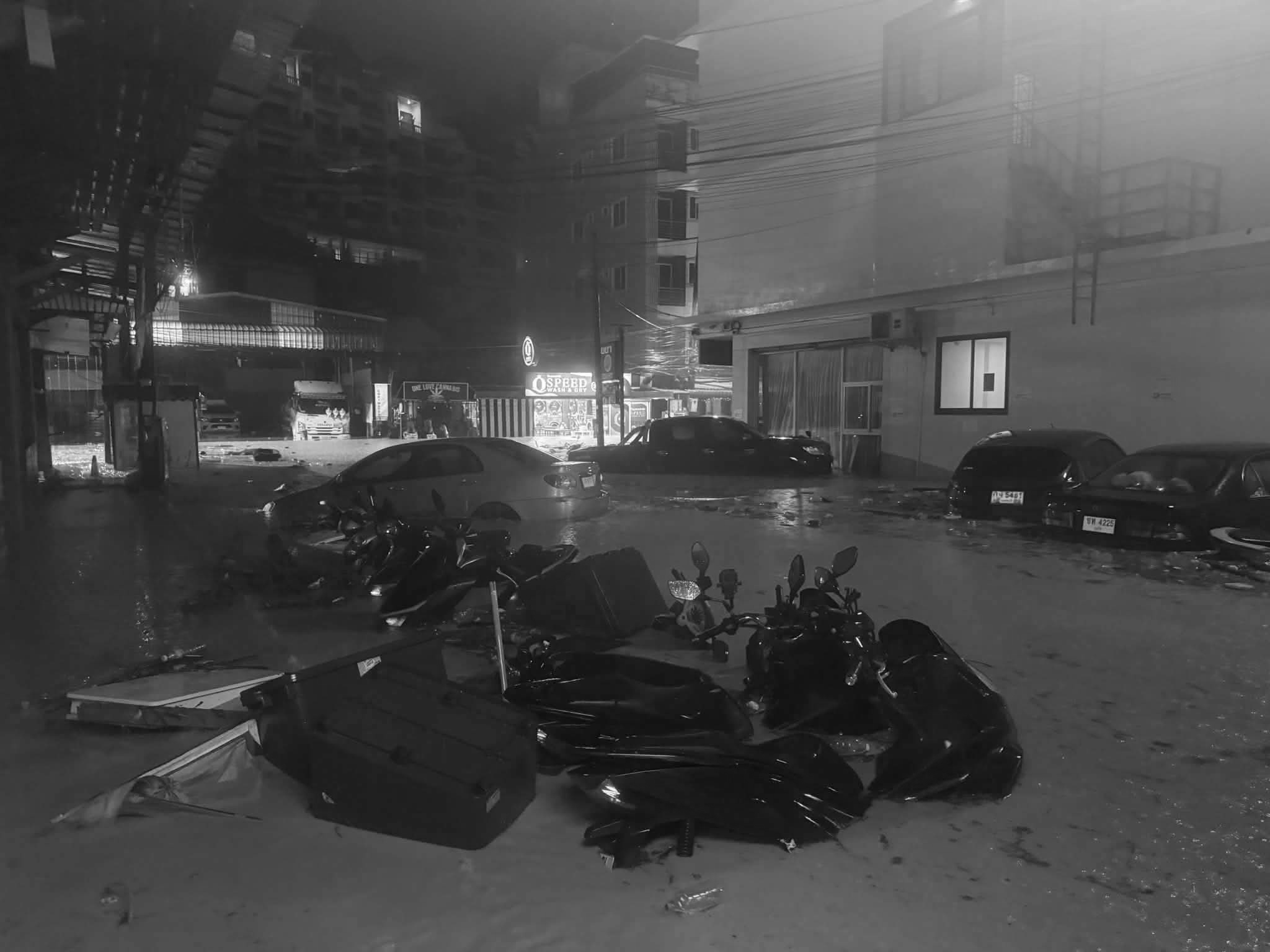 Flash Floods Hit Thailand’s Phuket, Mudslides Bury Vehicles and Disrupt Traffic