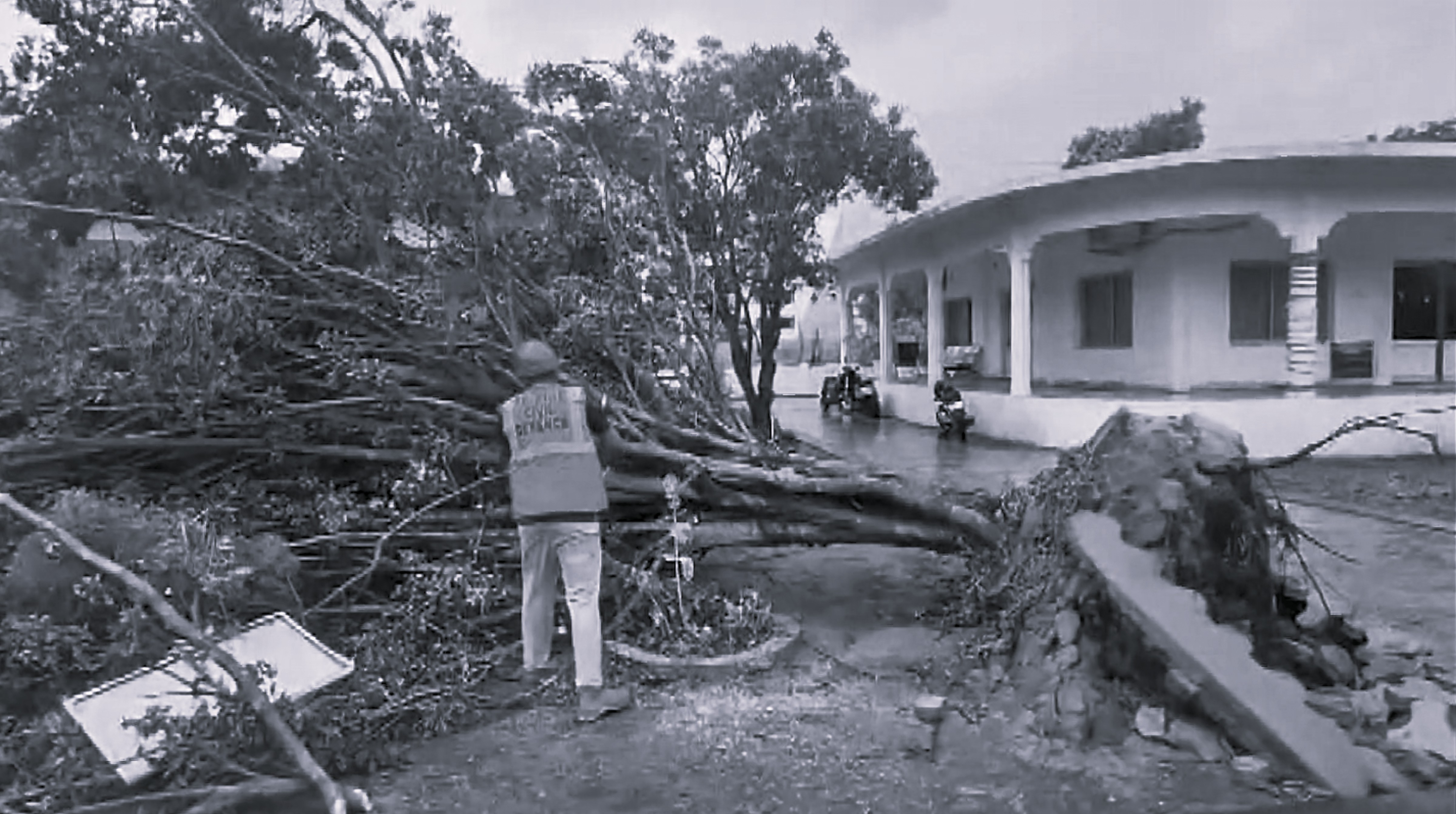 Andhra Cyclone Havoc: Two Dead, Thousands Evacuated, Roads Damaged