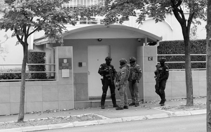 Israeli Embassy Guard Wounded in Belgrade Knife Attack, Assailant Shot Dead by Police